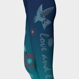 FINAWEAR Hummingbird capri length tights "love & light" large